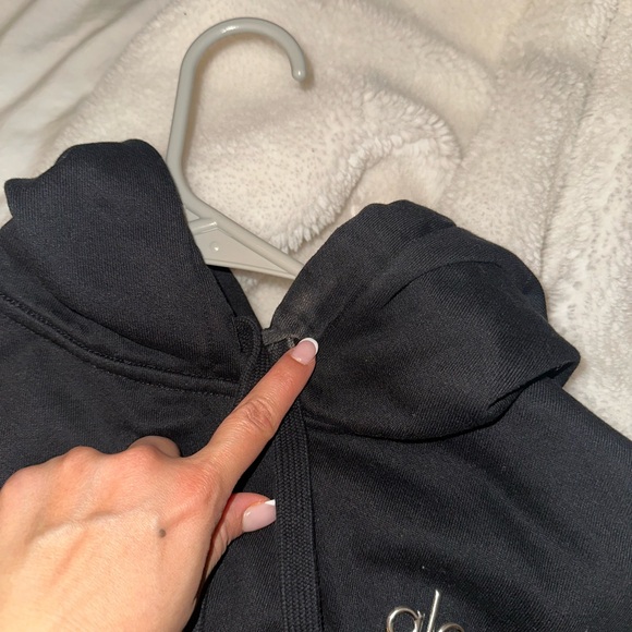 ALO Yoga Women's Classic Black Sweatshirt - Picture 4 of 11